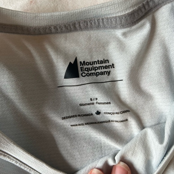 BUNDLE: three small women’s workout tanks - Picture 6 of 8